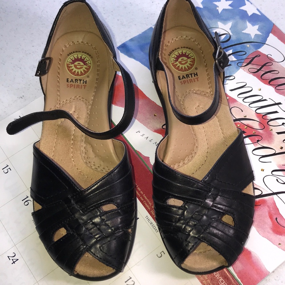 Earth Spirit Leather Mary Jane Shoes 5 1/2